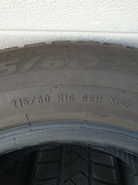 Зимни гуми 4 броя PIRELLI SottoZero3 215 60 R16 дот 2621