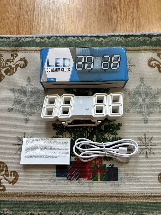 LED 3D Alarm Clock в 2 цвята