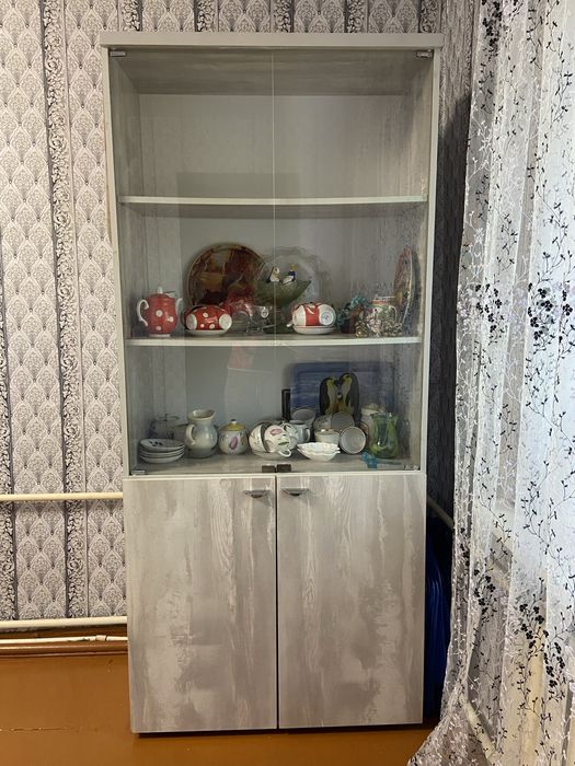 Продам сервант в отличном состоянии
