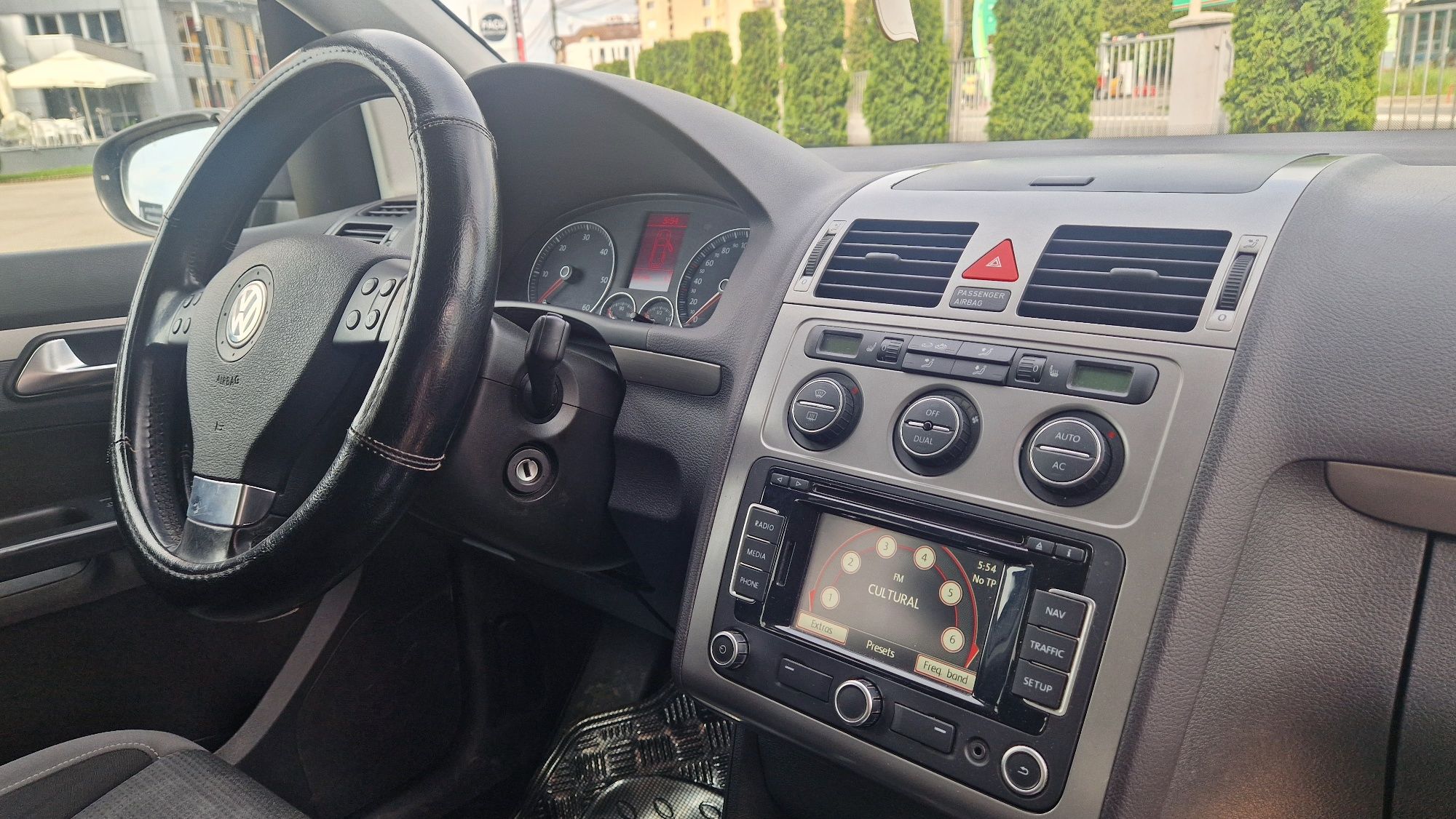 Volkswagen Touran  1.9 TDI ,2010