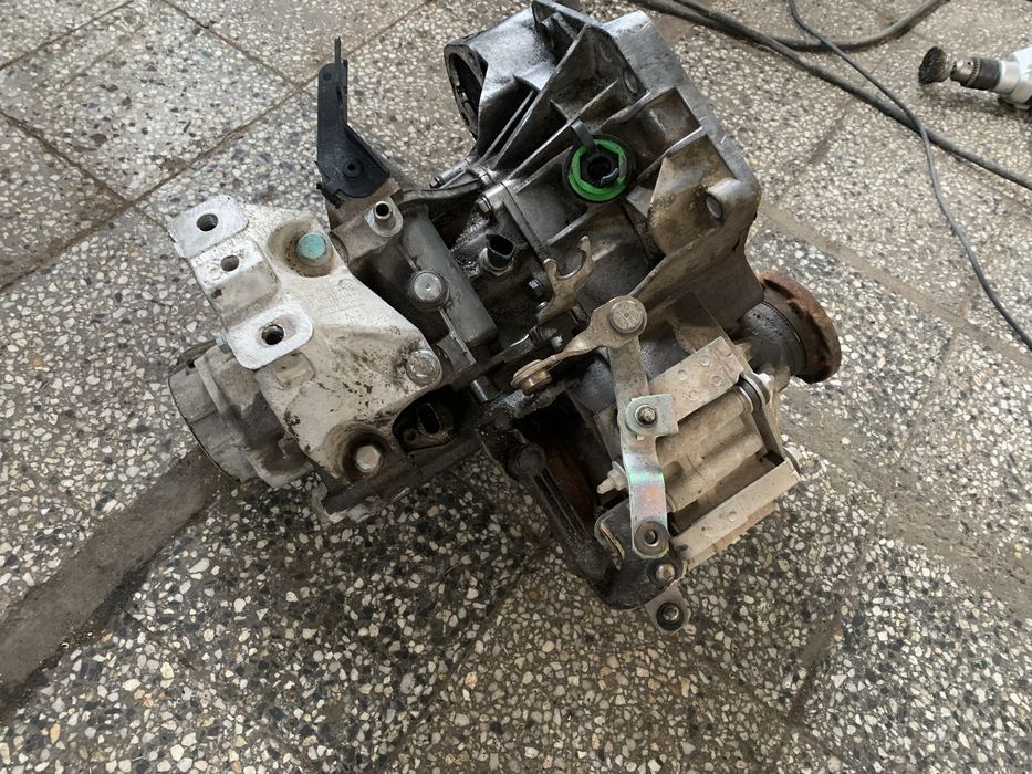 5 степенна ръчна скоростна кутия голф 4 бензин