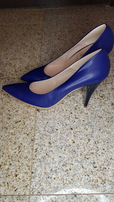 Обувки на ток от естествена кожа