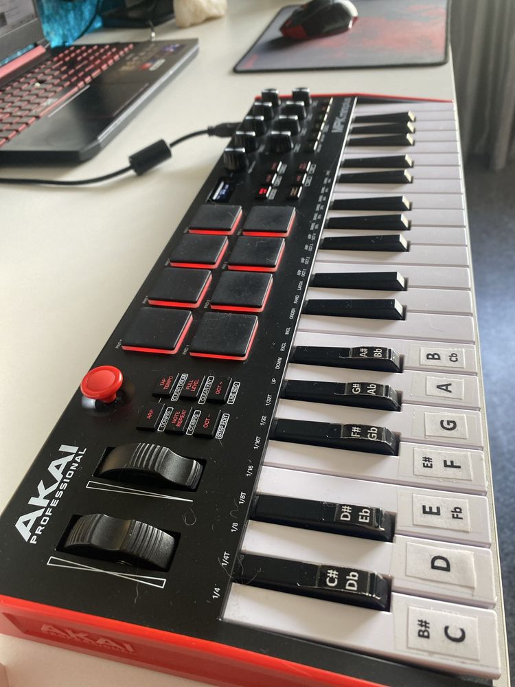 Продам Akai mpk mini plus