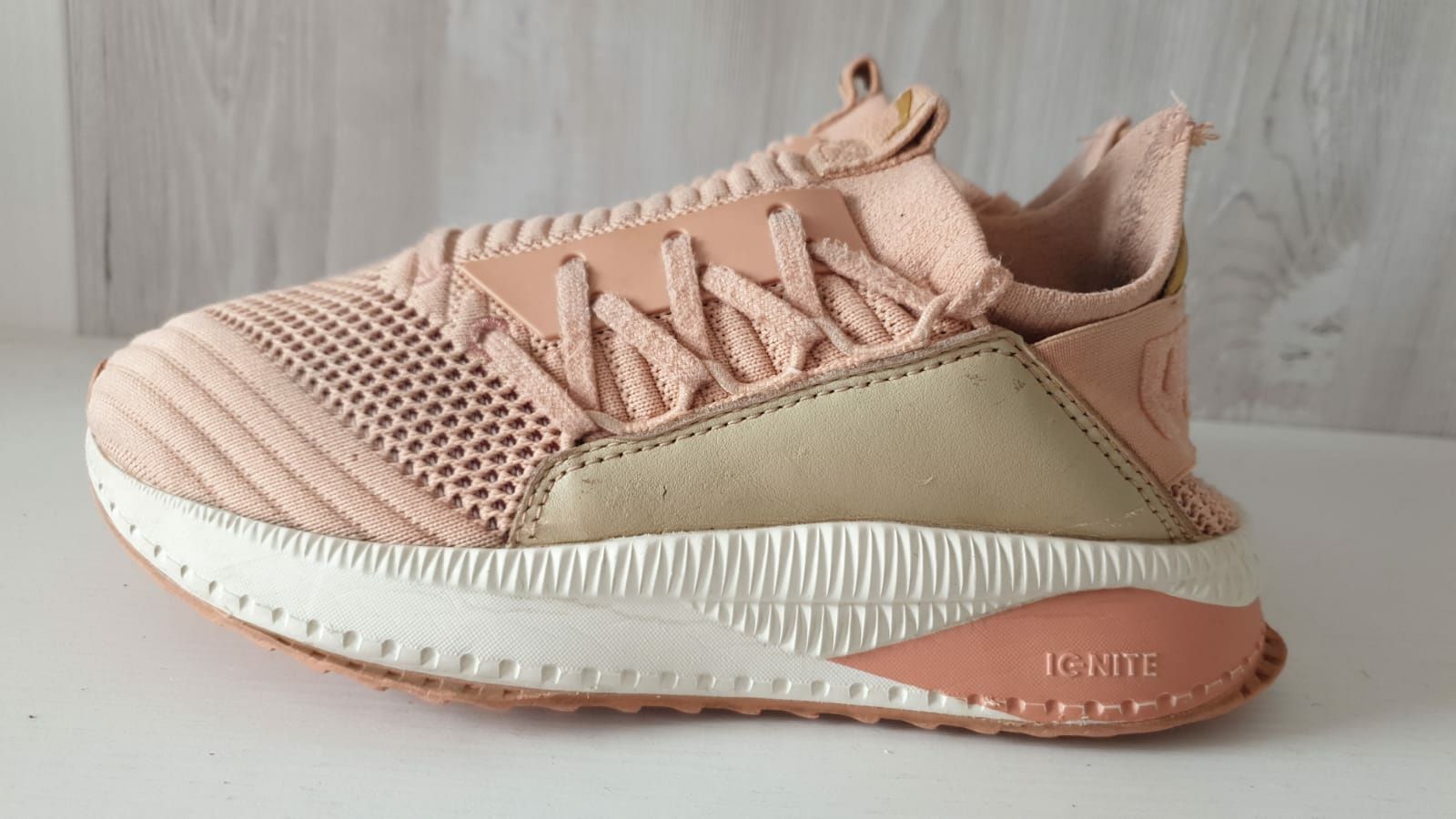 Puma TSUGI JUN Color Shift DustyCoral mărime 36 (23 cm talpicul)