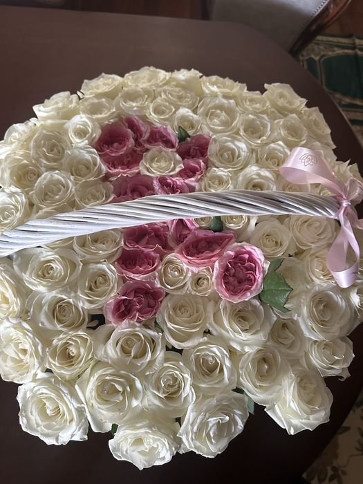 Продается 101 роза букет тяжелая корзина букву можно менять на любую