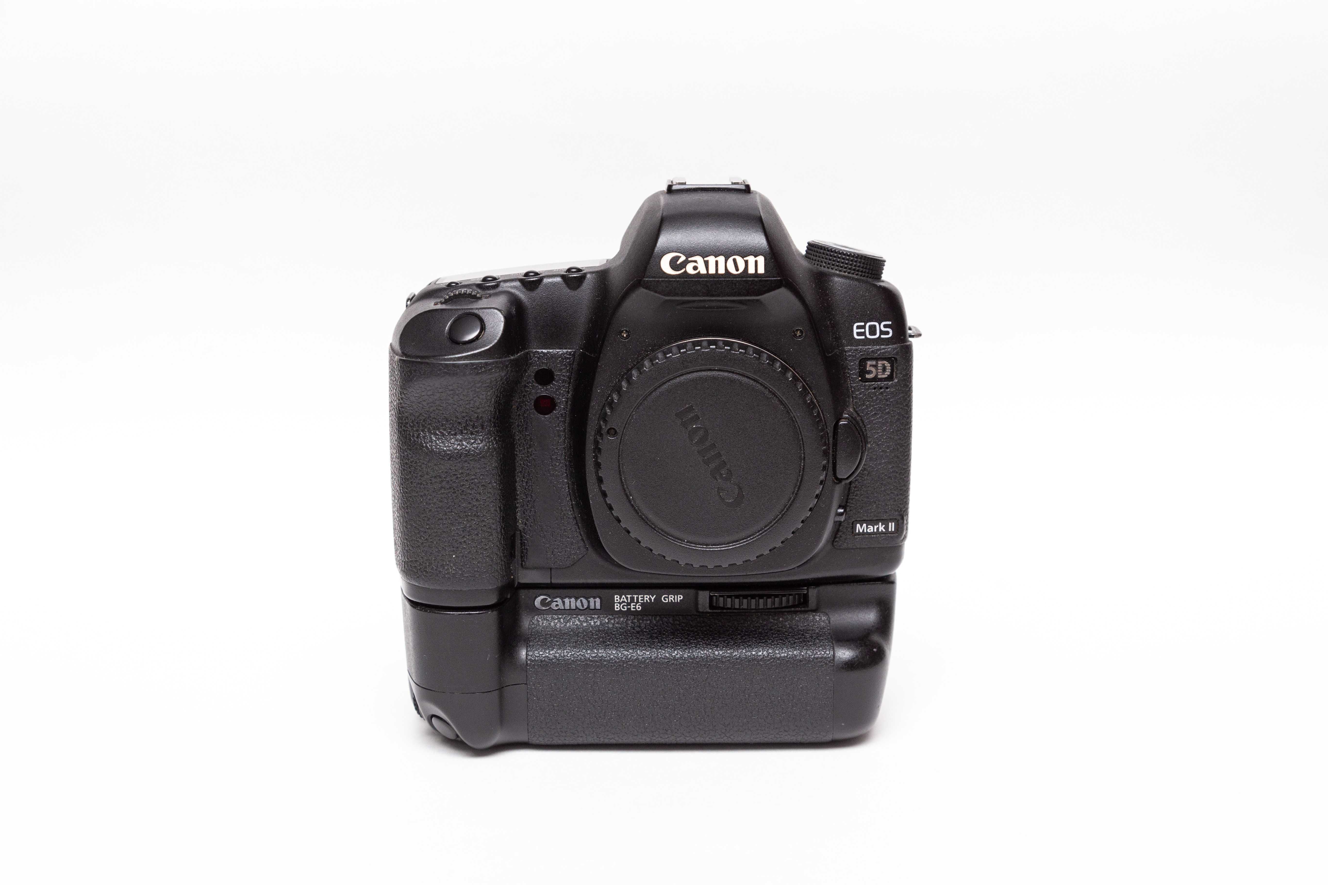 Canon 5D Mark II почти полная комплектация . + объектив 50 мм f 1.8