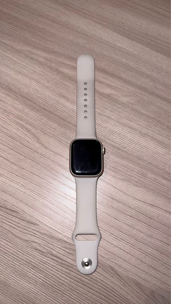 Apple watch series 8 41mm бежевого цвета