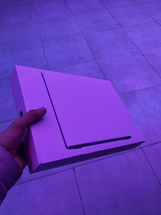 Macbook air m2 16/256 100 % 13,6inch 23 ta sikl 20 soatgacha yetadi wu