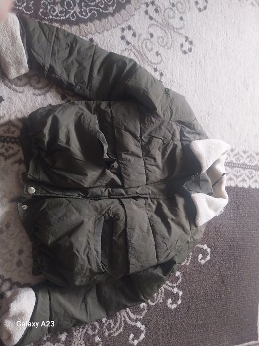 Женская куртка продам