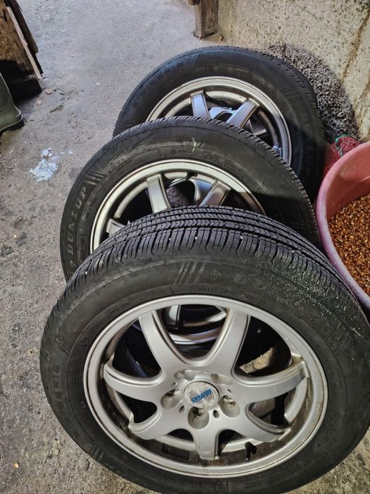 Vand set de jante de aluminiu cu anvelope noi