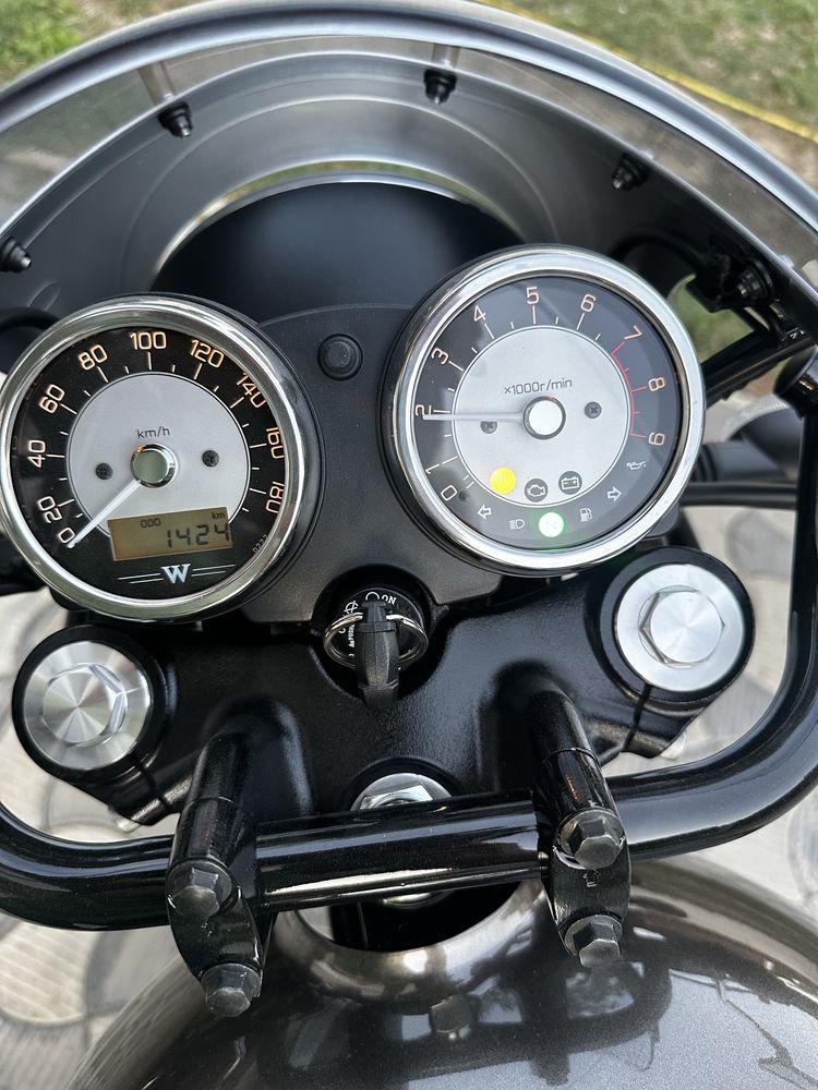 Kawasaki w800 cafe