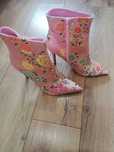 Botine roz, din satin cu flori brodate