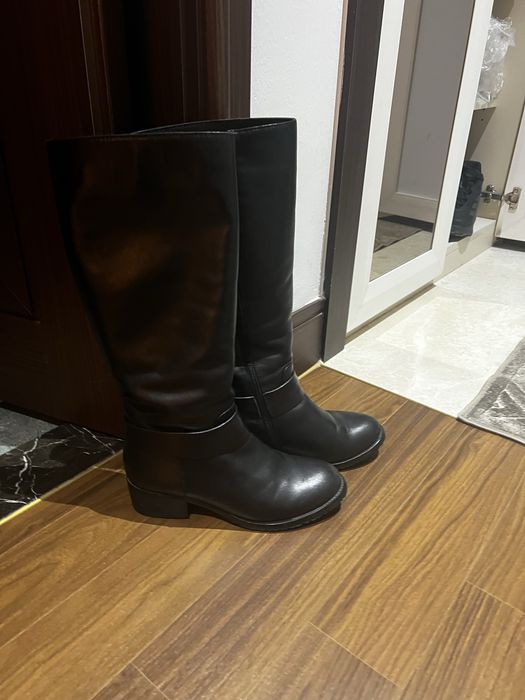 Продам кожанные сапоги