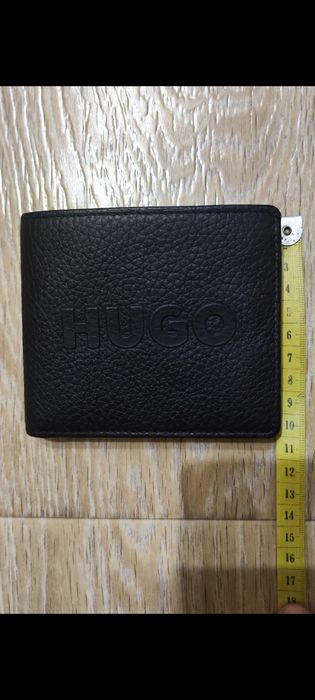 Чисто Ново и Оригинално Портмоне HUGO