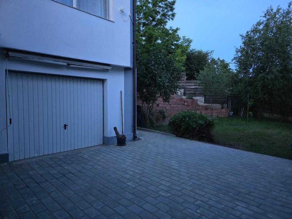 Persoana fizica vand  Casa tip duplex  situata in cartier Bucium -Iasi