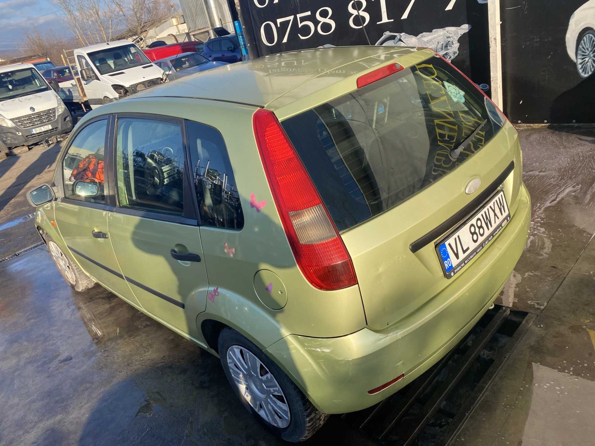 ford fiesta 1.4i avariat inmatriculat deplasabil fiesta lovit avariate