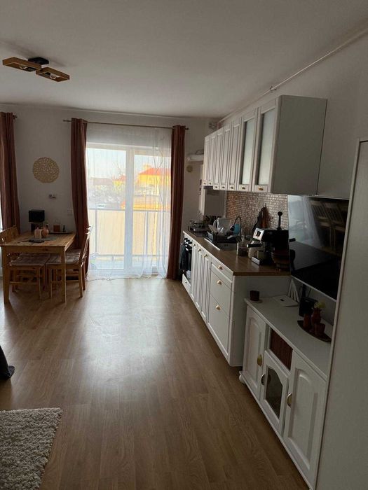 Inchiriez(ofer) apartament 3 camere, decomandat, zona Calea București