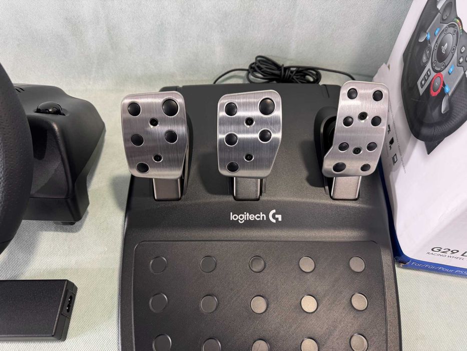 Волан и слушалки - Logitech Driving Force G29 PS3/PS4/PS5/PC