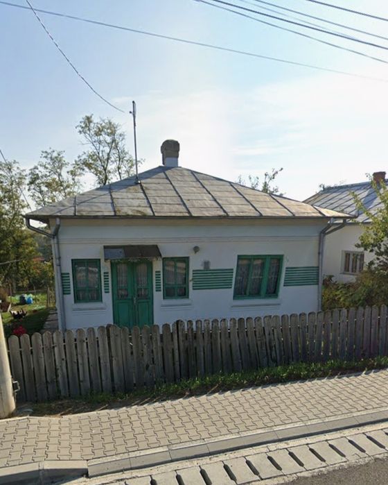 Vând casă 56mp și teren 411 mp