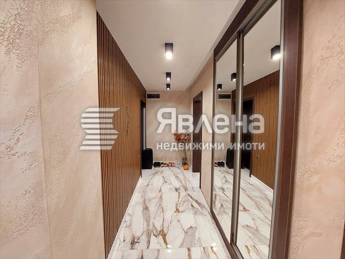 Уникален, дизайнерски апартамент в ж.к. "Граф Игнатиев"