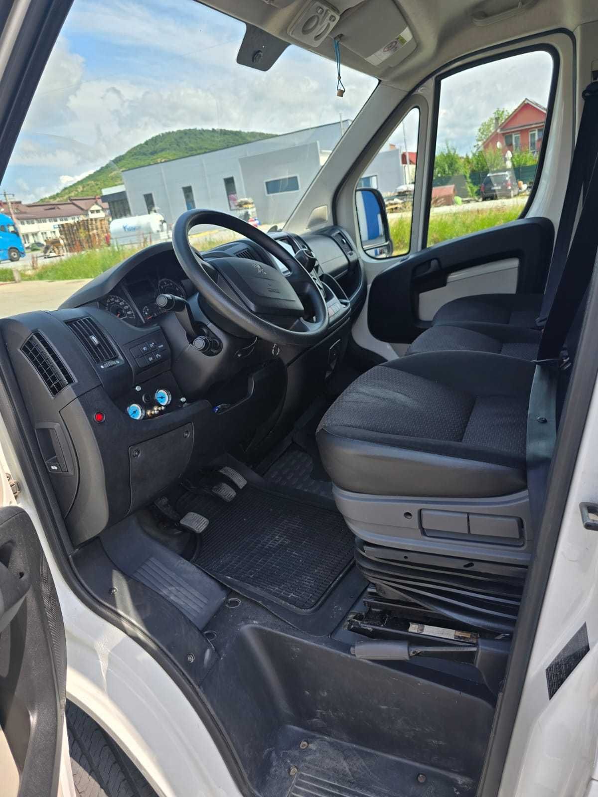 Peugeot Boxer 3.5 cu Lift hidraulic 2017