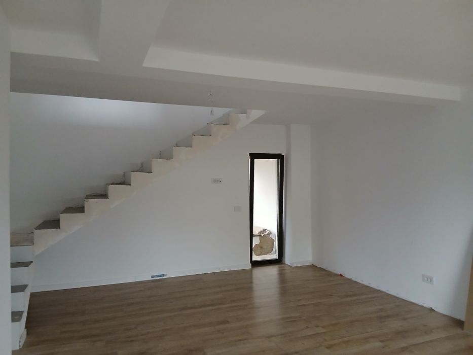 Vila de vanzare   in imobil tip duplex, Valea Adanca-Iasi