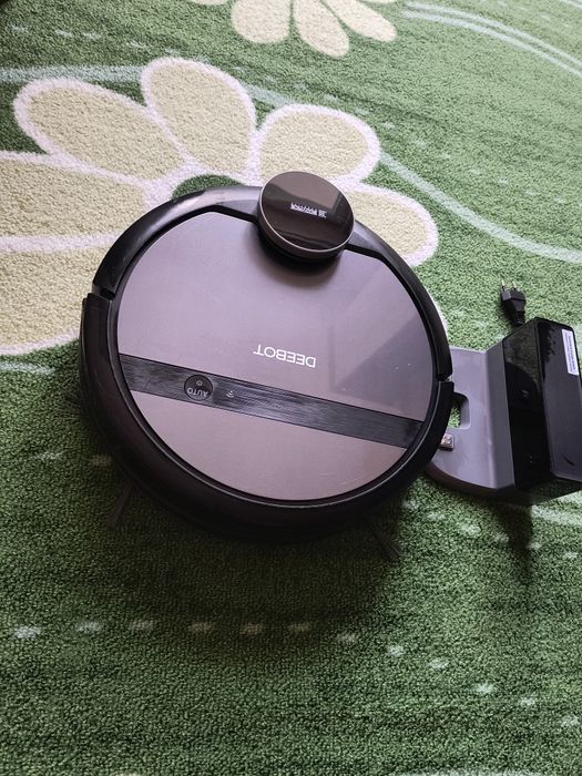 Робот прахосмукачка Ecovacs Deebot 900