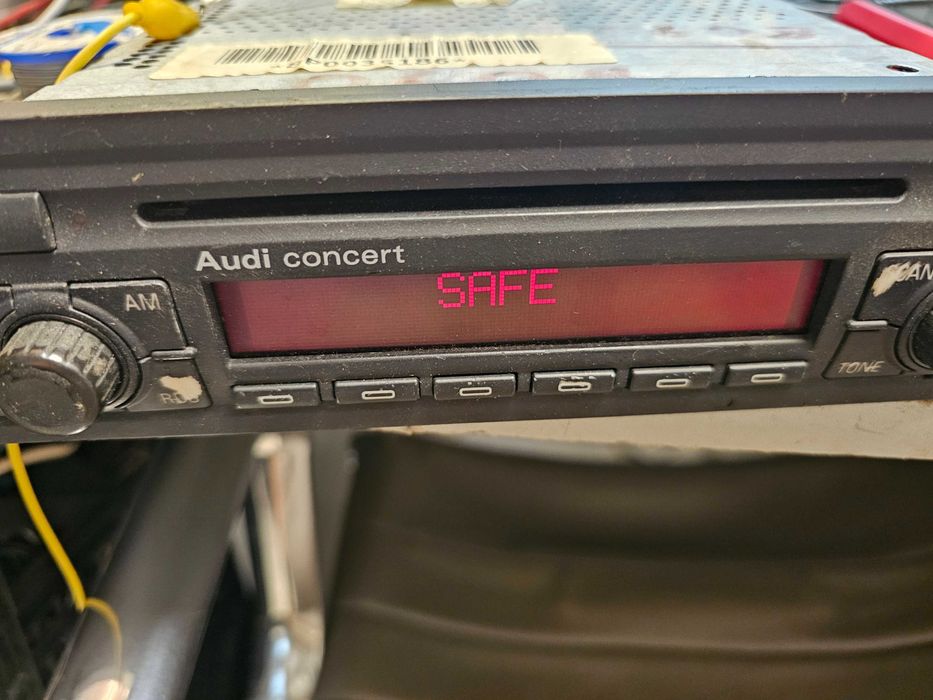Casetofon auto vintage AUDI Concert CD