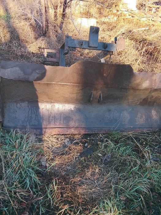 Лопата на трактор