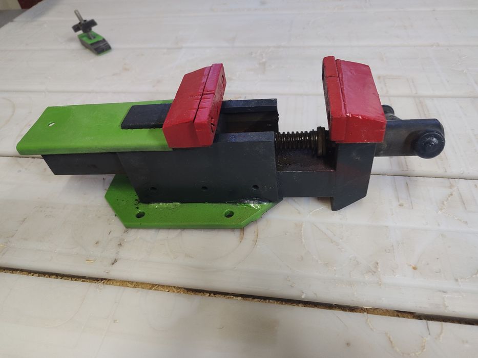 Menghină metal 95-130mm