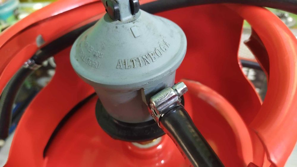 ГОЛЯМА ГАЗОВА Бутилка НОВА с винтил и Маркуч НОВИ