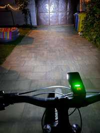 Far si sonerie puternica cu incarcare USB si solara pentru bicicleta/t