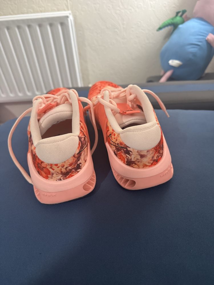 Дамски маратонки Nike
