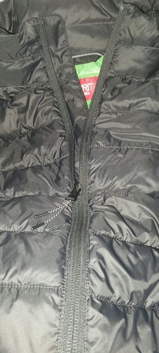 Лехкий красивый жилет Espirt размеры S и M