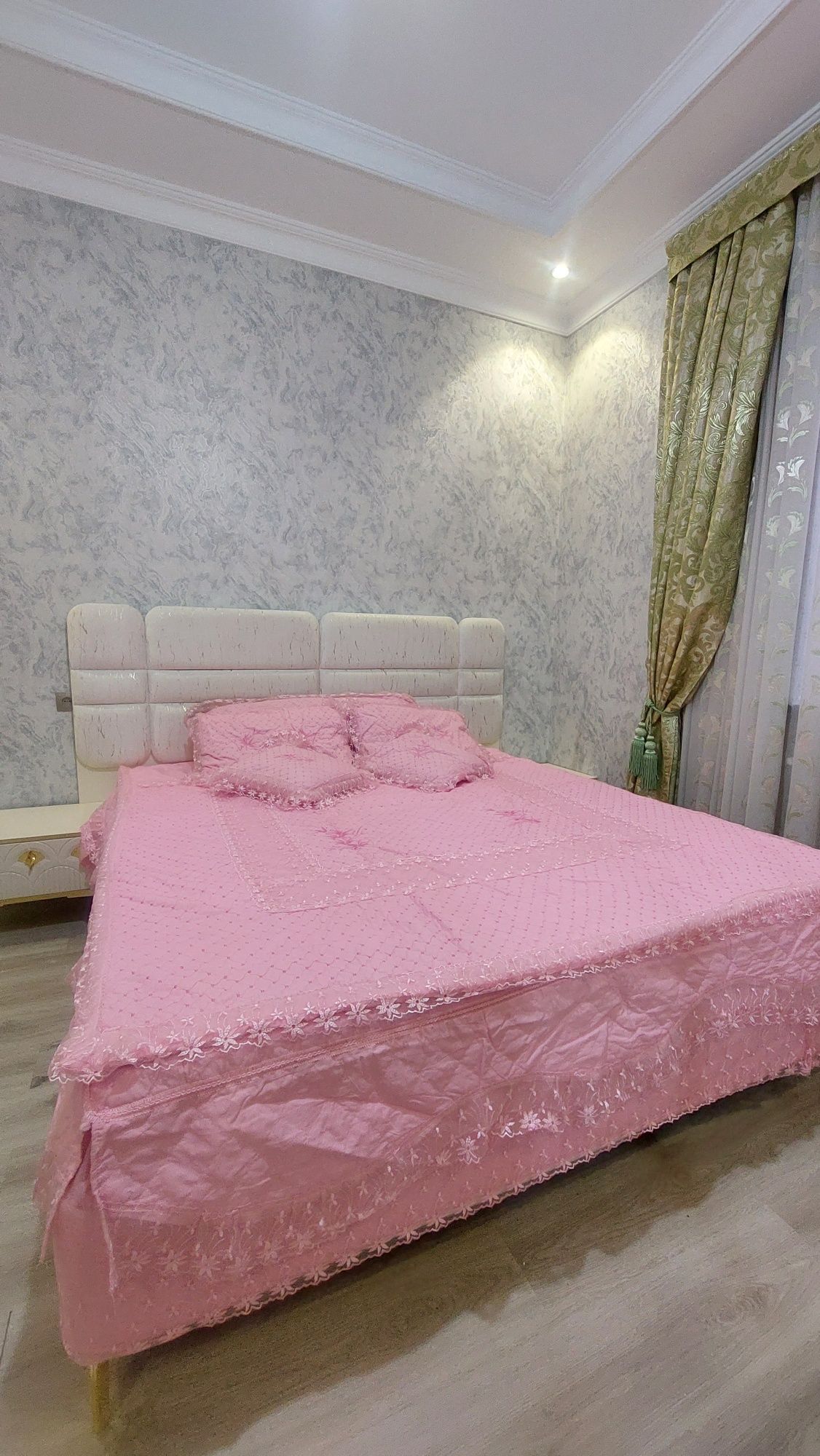 Pakrival 5 ta yostiqli padadyalnik pastel pakrival sotiladi