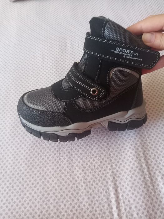 Продам зимние сапоги детские