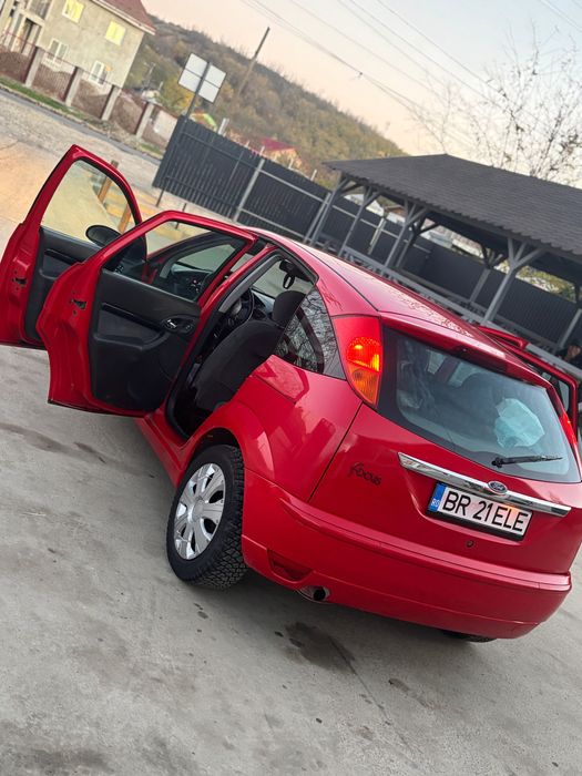 Vând sau schimb Ford focus