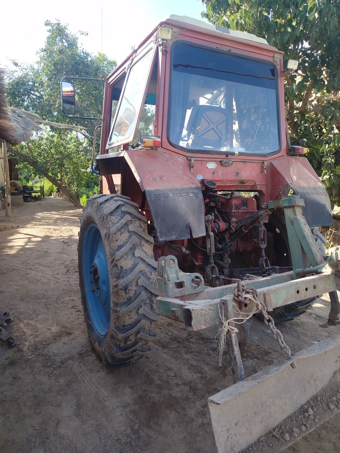 Traktor 80 x sotiladi