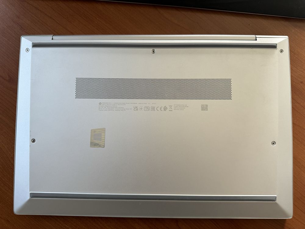 Laptop HP Elitebook 840 G8, i5 11457 8gb ram,256gb ssd, folosit 1 luna