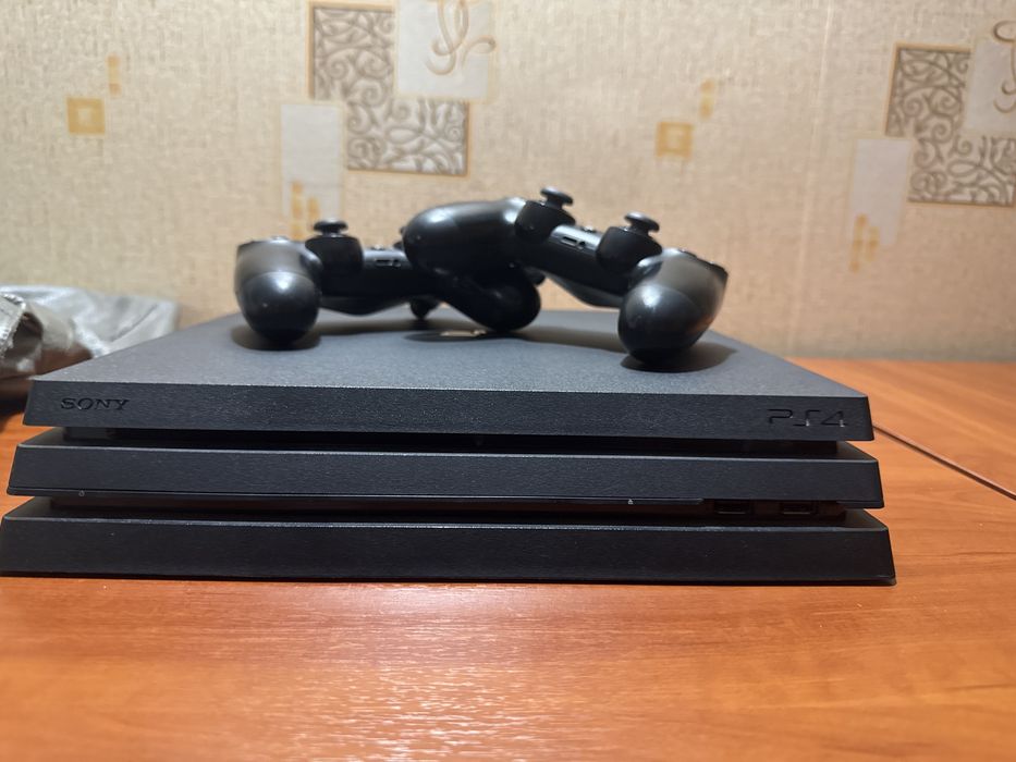 Продам playstation 4 pro 1tb