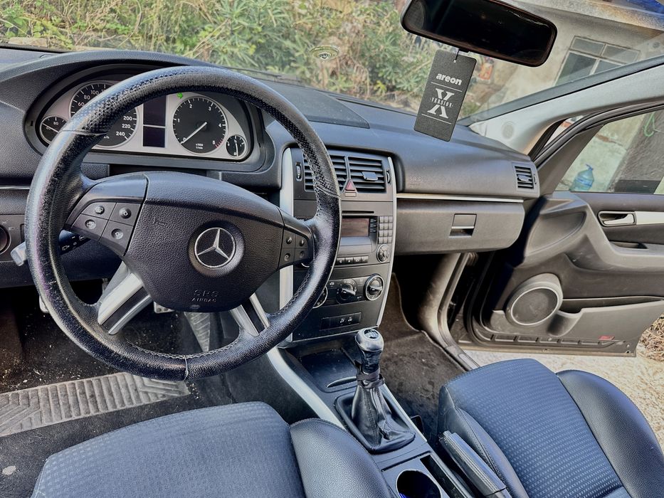 Спешно мерцедес B 180 2009