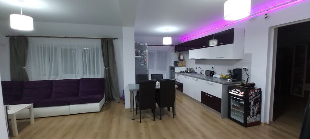 Apartament 5 camere amenajat pe doua nivele