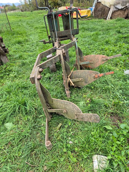 Vând plug în stare bună de funcționare