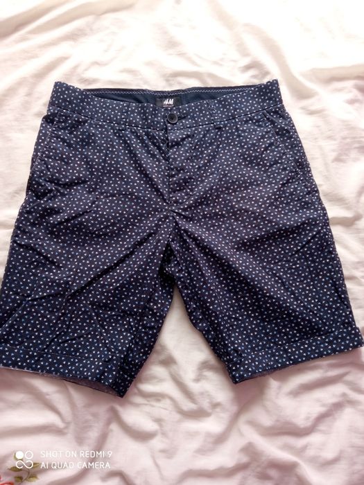Vând pantaloni de băieții