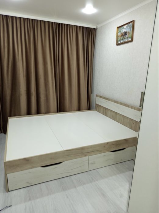 Кровать двуспальная 160х200 см, с матрасом