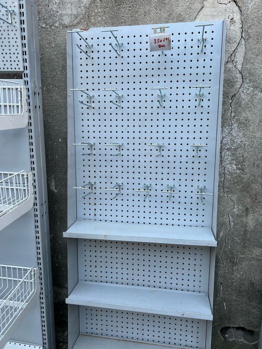 Rafturi pentru magazin