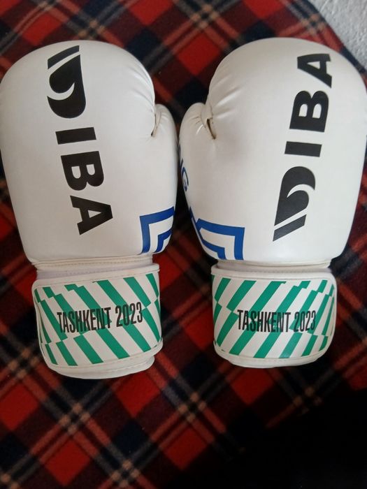 Боксерские перчатки Aiba Tashkent