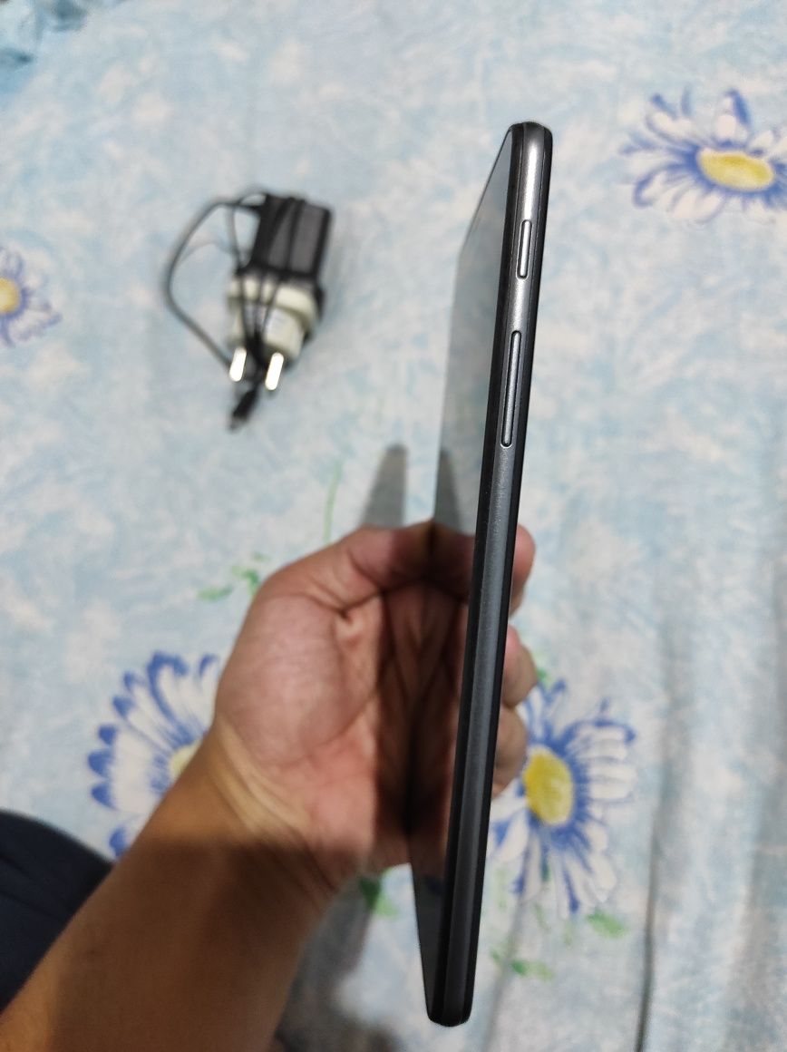Samsung Tab A 2016 t285 8gb Srochna sotiladi