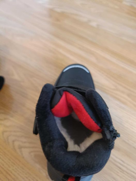 Чисто нови детски зимни ботуши – номер 30