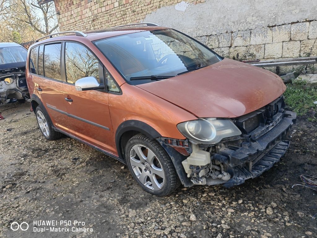 Vw Touran Cross 2.0TDI 170к.с BMN DSG на части